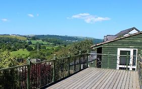 Redwood Lodge, Dee Valley Stays - Cosy Microlodge With Detached Private Shower & Wc
